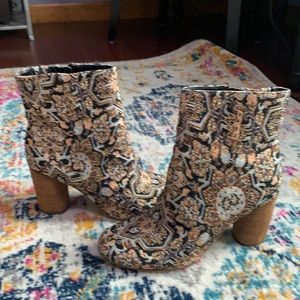 Sam Edelman Corra heeled boho tapestry boots